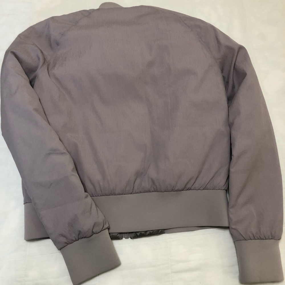 Lululemon Lightweight Jacket Euc - image 3